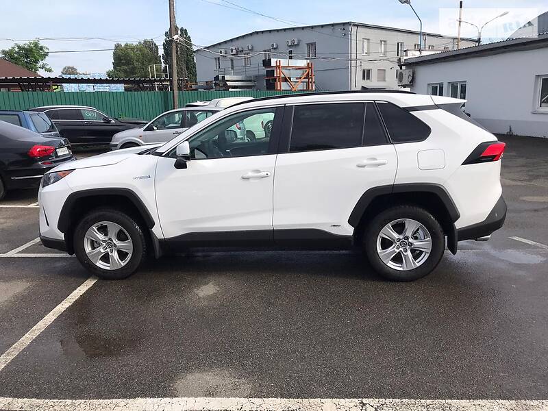 Позашляховик / Кросовер Toyota RAV4 2019 в Києві