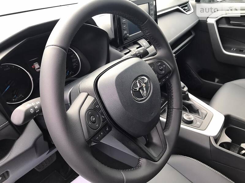 Позашляховик / Кросовер Toyota RAV4 2019 в Києві