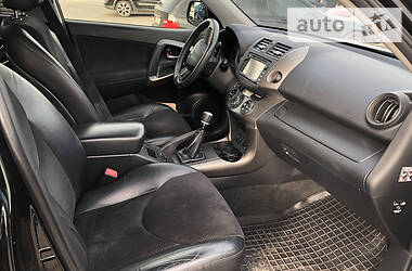 Внедорожник / Кроссовер Toyota RAV4 2012 в Сарнах