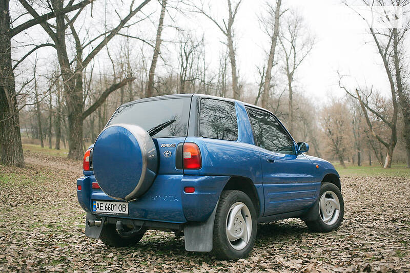 Внедорожник / Кроссовер Toyota RAV4 1996 в Днепре