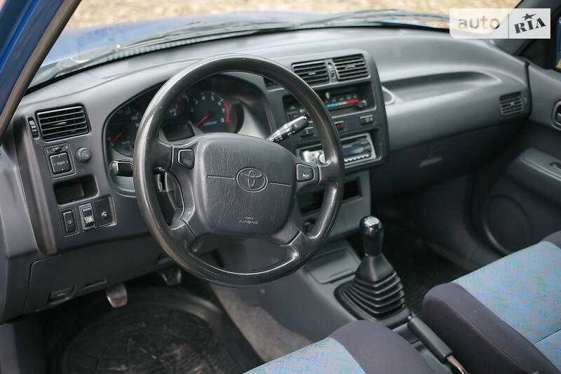 Внедорожник / Кроссовер Toyota RAV4 1996 в Днепре