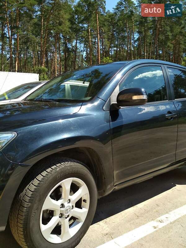 Позашляховик / Кросовер Toyota RAV4 2011 в Києві