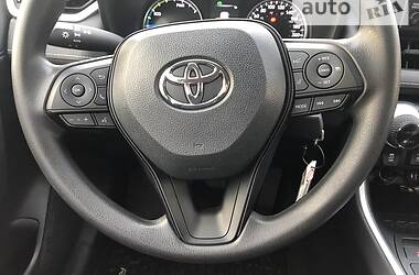 Позашляховик / Кросовер Toyota RAV4 2019 в Чернівцях