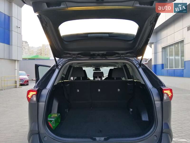Позашляховик / Кросовер Toyota RAV4 2018 в Одесі
