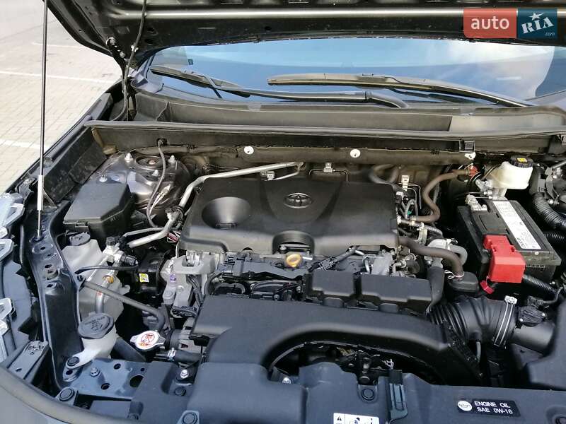 Позашляховик / Кросовер Toyota RAV4 2018 в Одесі