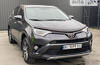 Позашляховик / Кросовер Toyota RAV4 2017 в Вишневому