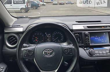 Позашляховик / Кросовер Toyota RAV4 2017 в Вишневому