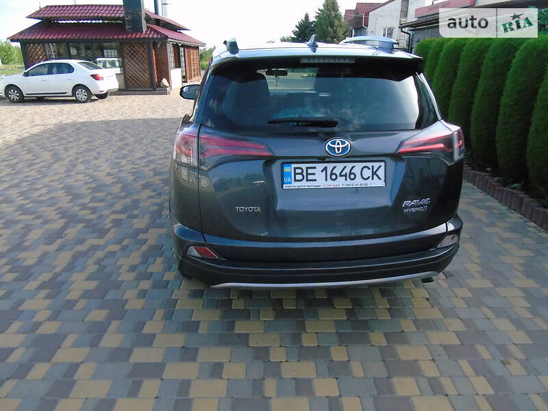 Позашляховик / Кросовер Toyota RAV4 2016 в Южноукраїнську