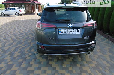 Внедорожник / Кроссовер Toyota RAV4 2016 в 