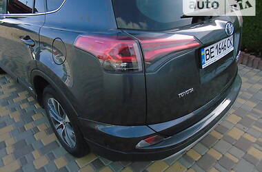 Внедорожник / Кроссовер Toyota RAV4 2016 в 