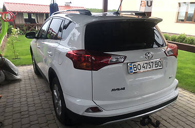 Внедорожник / Кроссовер Toyota RAV4 2015 в Тернополе