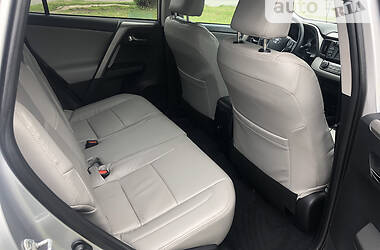 Внедорожник / Кроссовер Toyota RAV4 2016 в Харькове