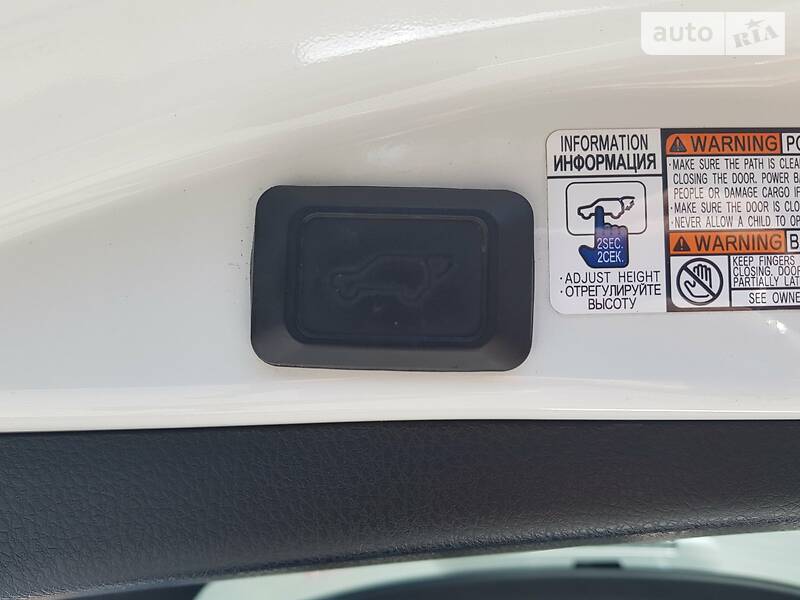 Позашляховик / Кросовер Toyota RAV4 2015 в Первомайську
