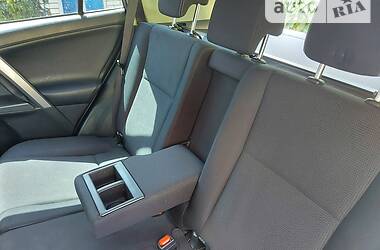 Внедорожник / Кроссовер Toyota RAV4 2015 в 