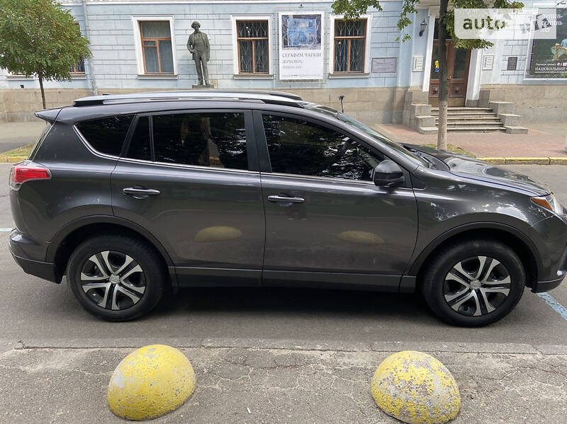 Внедорожник / Кроссовер Toyota RAV4 2018 в Киеве фото 6 Внедорожник / Кроссовер Toyota RAV4 2018 в Киеве