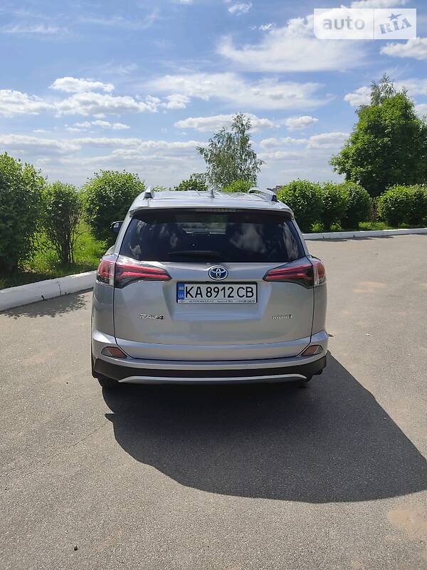 Внедорожник / Кроссовер Toyota RAV4 2018 в Киеве
