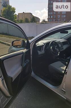 Внедорожник / Кроссовер Toyota RAV4 2015 в Черноморске