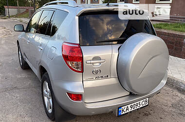 Позашляховик / Кросовер Toyota RAV4 2006 в Смілі