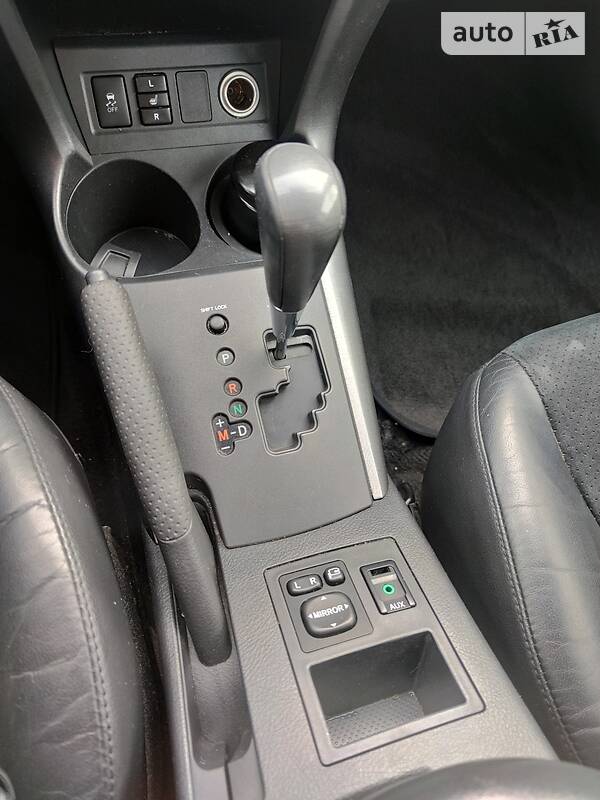 Позашляховик / Кросовер Toyota RAV4 2010 в Новоселиці фото Позашляховик / Кросовер Toyota RAV4 2010 в Новоселиці