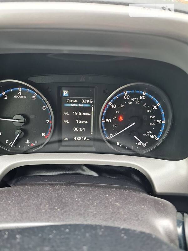 Внедорожник / Кроссовер Toyota RAV4 2017 в Черкассах