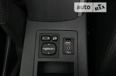 Внедорожник / Кроссовер Toyota RAV4 2012 в 