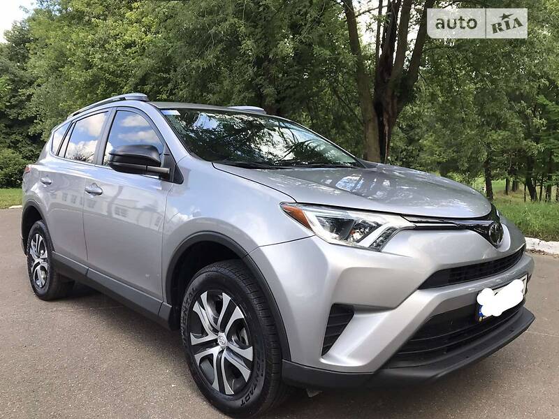 Внедорожник / Кроссовер Toyota RAV4 2017 в Черкассах