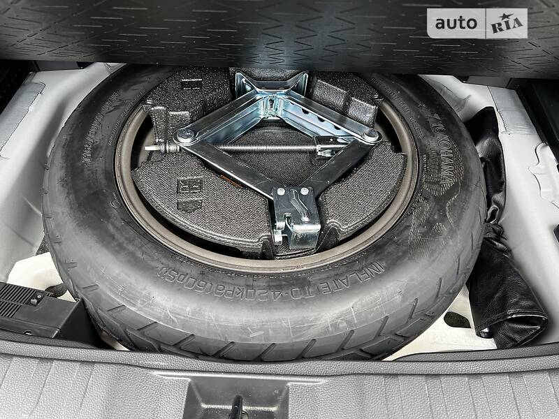 Внедорожник / Кроссовер Toyota RAV4 2020 в Хмельницком