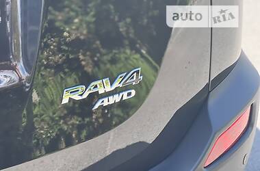 Позашляховик / Кросовер Toyota RAV4 2014 в Дніпрі