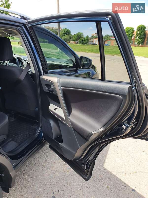 Позашляховик / Кросовер Toyota RAV4 2018 в Полтаві