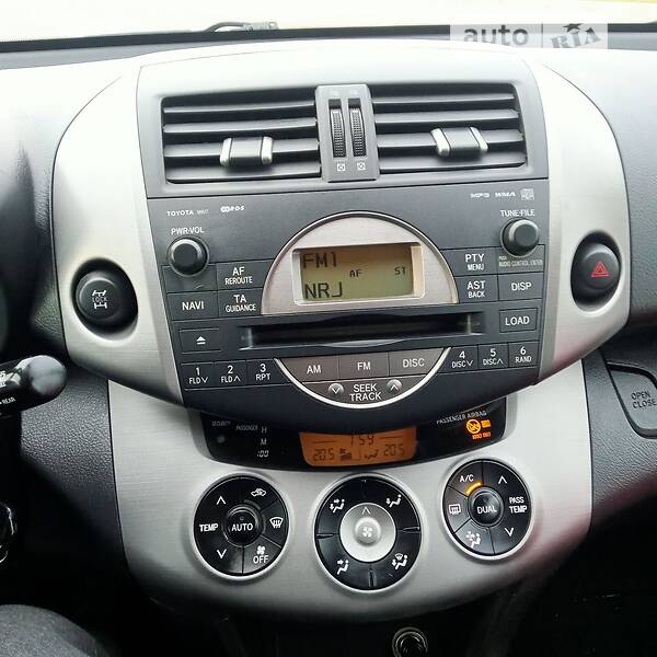 Внедорожник / Кроссовер Toyota RAV4 2006 в Ровно