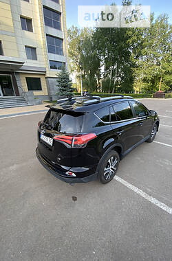 Позашляховик / Кросовер Toyota RAV4 2016 в Києві