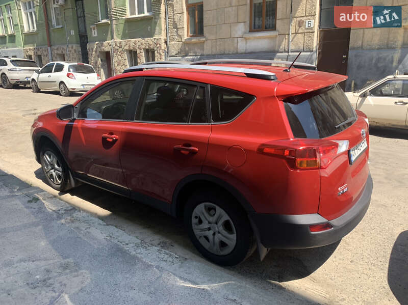 Універсал Toyota RAV4 2015 в Києві
