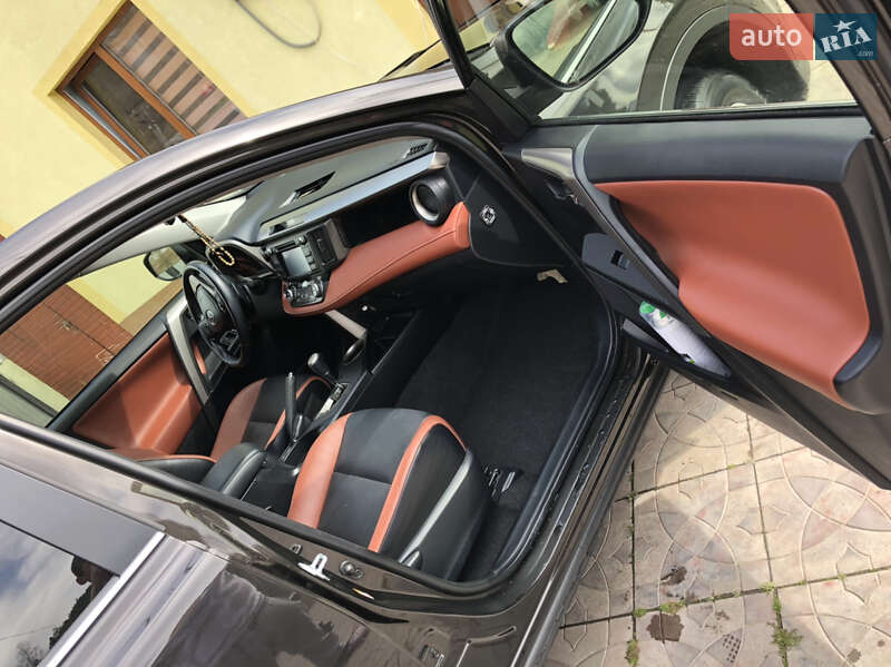 Позашляховик / Кросовер Toyota RAV4 2014 в Івано-Франківську