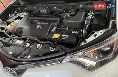 Позашляховик / Кросовер Toyota RAV4 2015 в Кременчуці