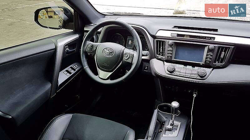 Позашляховик / Кросовер Toyota RAV4 2016 в Кропивницькому