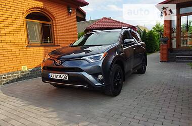 Внедорожник / Кроссовер Toyota RAV4 2018 в Ракитном