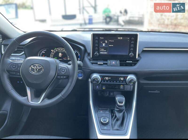 Внедорожник / Кроссовер Toyota RAV4 2021 в Чернигове