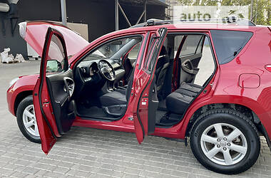 Внедорожник / Кроссовер Toyota RAV4 2008 в 