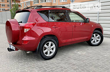 Внедорожник / Кроссовер Toyota RAV4 2008 в 