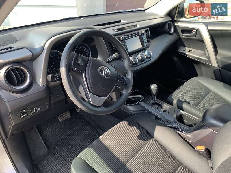 Позашляховик / Кросовер Toyota RAV4 2016 в Коломиї