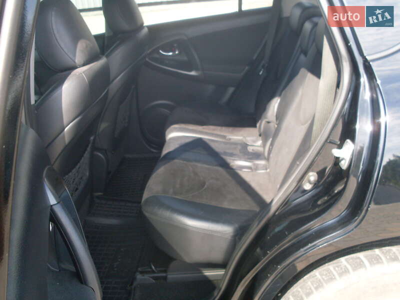 Внедорожник / Кроссовер Toyota RAV4 2010 в Николаеве