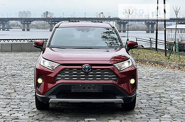 Внедорожник / Кроссовер Toyota RAV4 2019 в Киеве