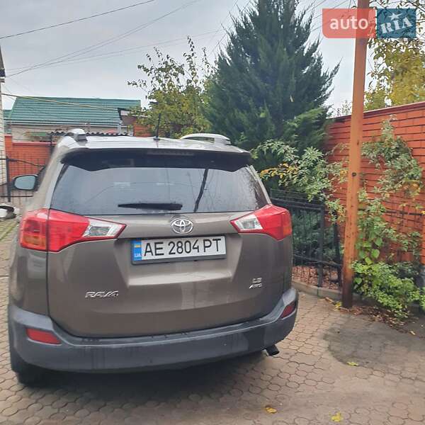 Внедорожник / Кроссовер Toyota RAV4 2015 в Днепре