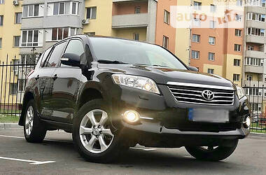 Позашляховик / Кросовер Toyota RAV4 2010 в Ніжині