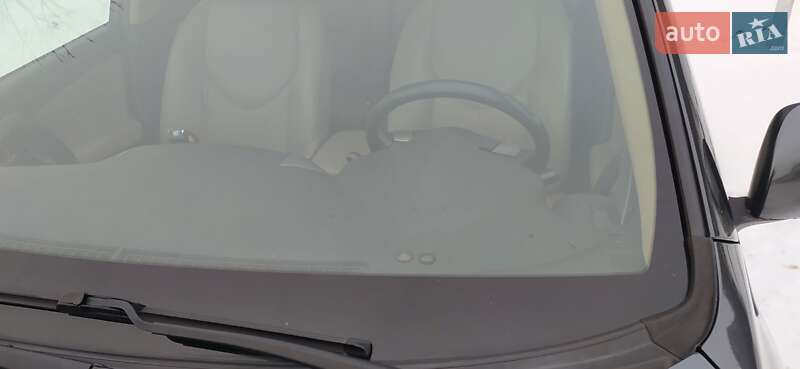 Позашляховик / Кросовер Toyota RAV4 2006 в Львові