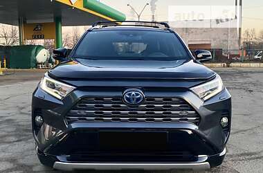 Внедорожник / Кроссовер Toyota RAV4 2020 в Харькове