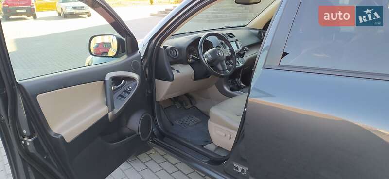Позашляховик / Кросовер Toyota RAV4 2006 в Львові