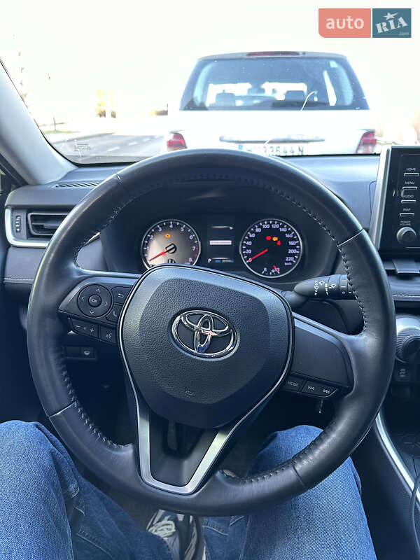 Позашляховик / Кросовер Toyota RAV4 2019 в Києві