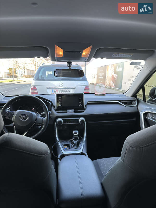 Позашляховик / Кросовер Toyota RAV4 2019 в Києві