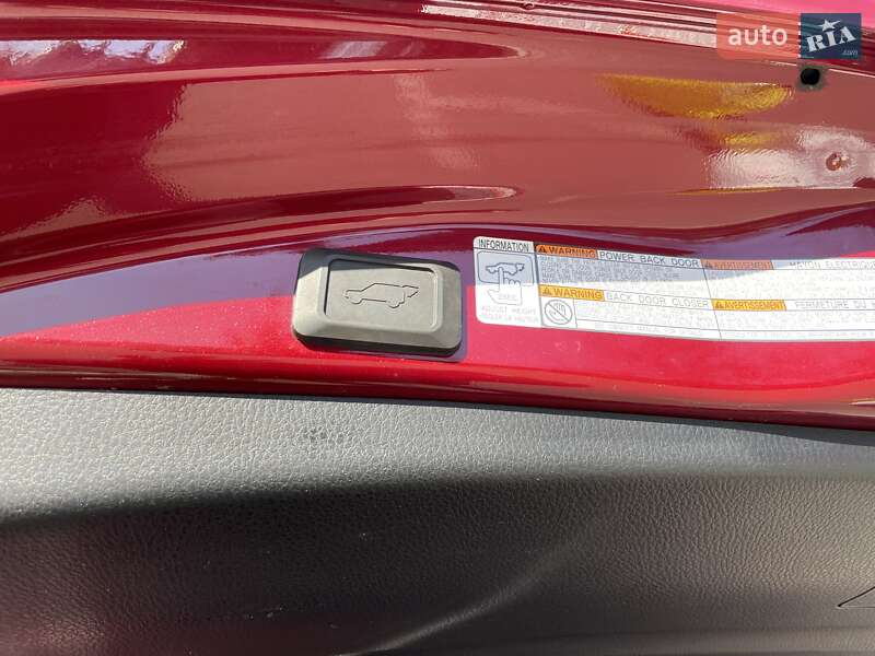 Внедорожник / Кроссовер Toyota RAV4 2017 в Киеве